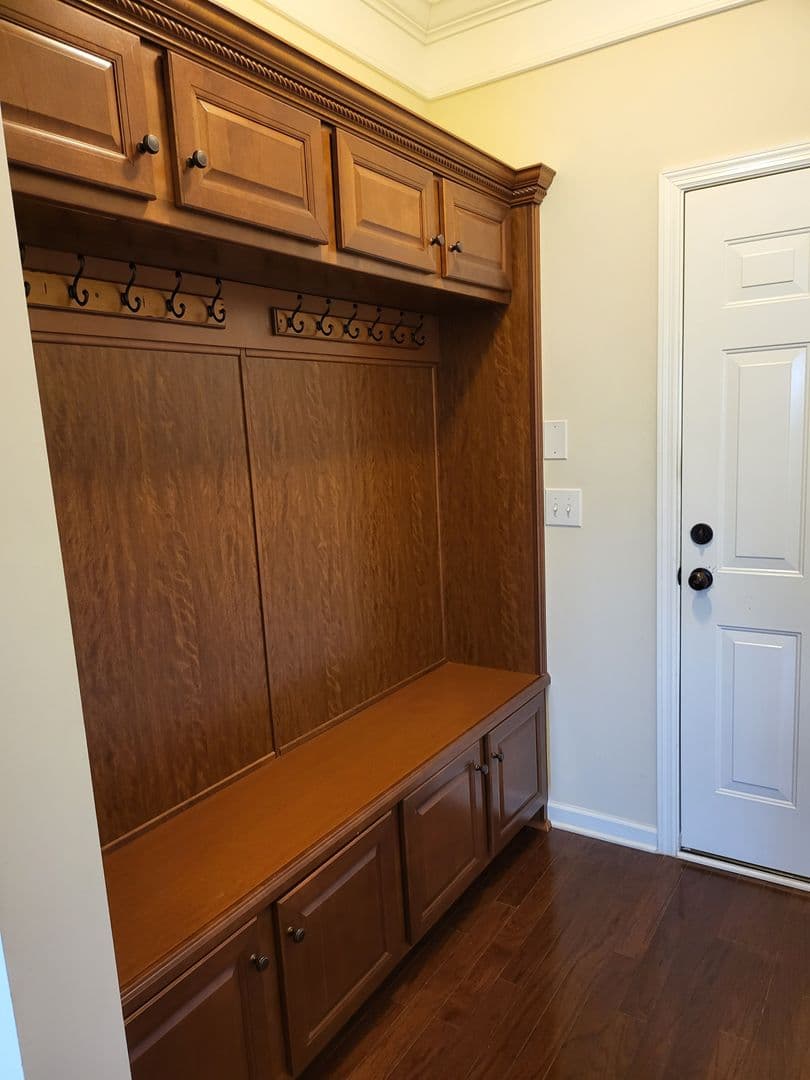 Madison House: 284 Big Oak Ln