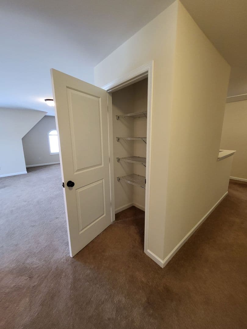 Madison House: 284 Big Oak Ln