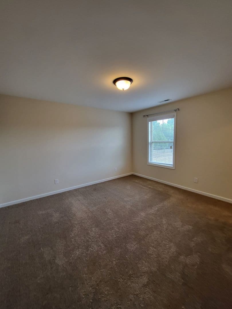 Madison House: 284 Big Oak Ln