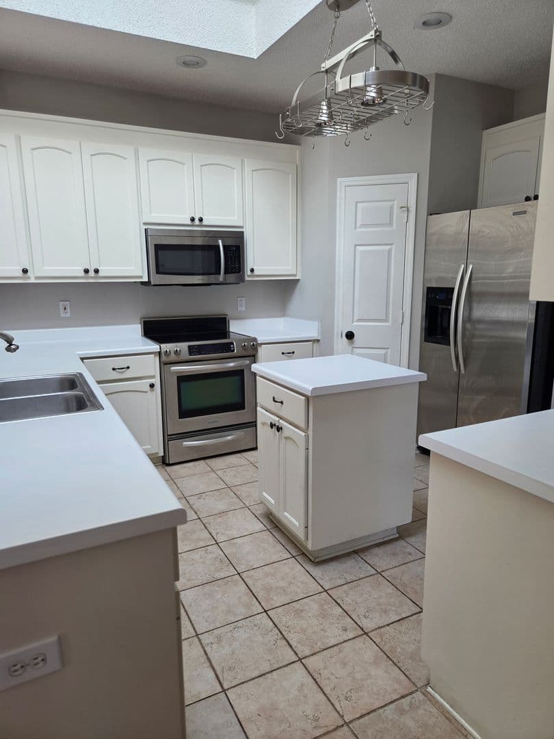 Huntsville House: 2607 Quail Ridge Ln SW