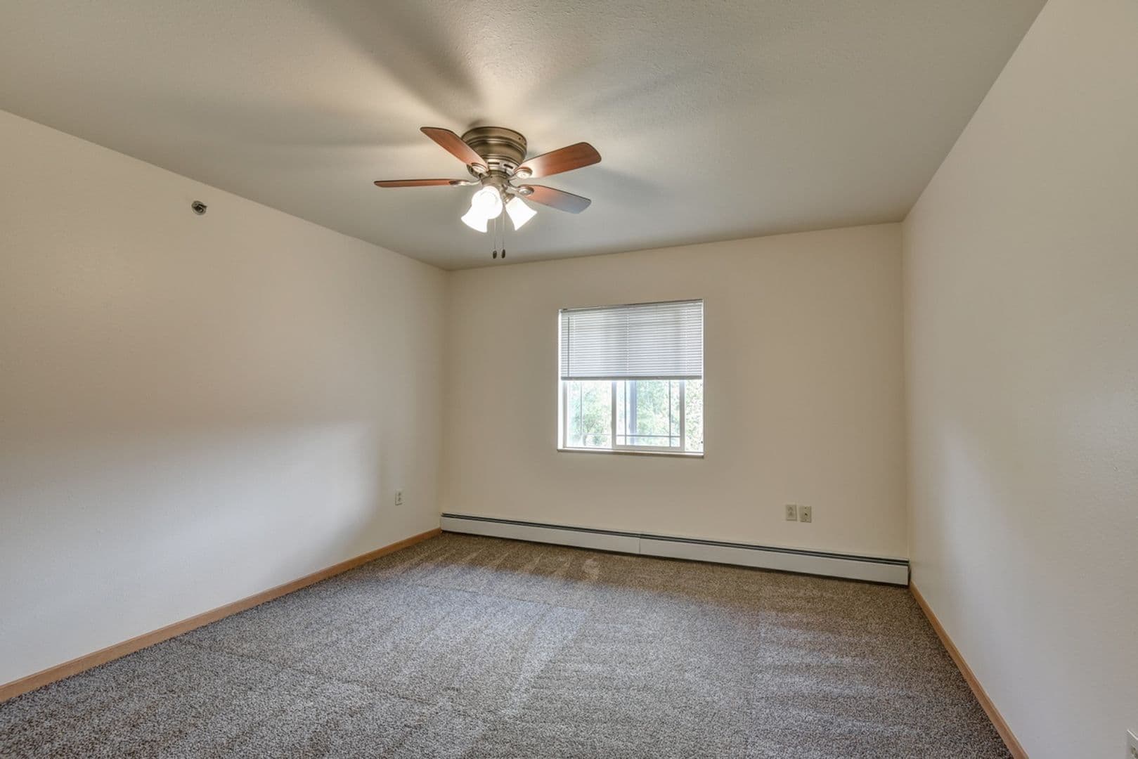 GERMANTOWN Apartment: W168 N11278 WESTERN AVE