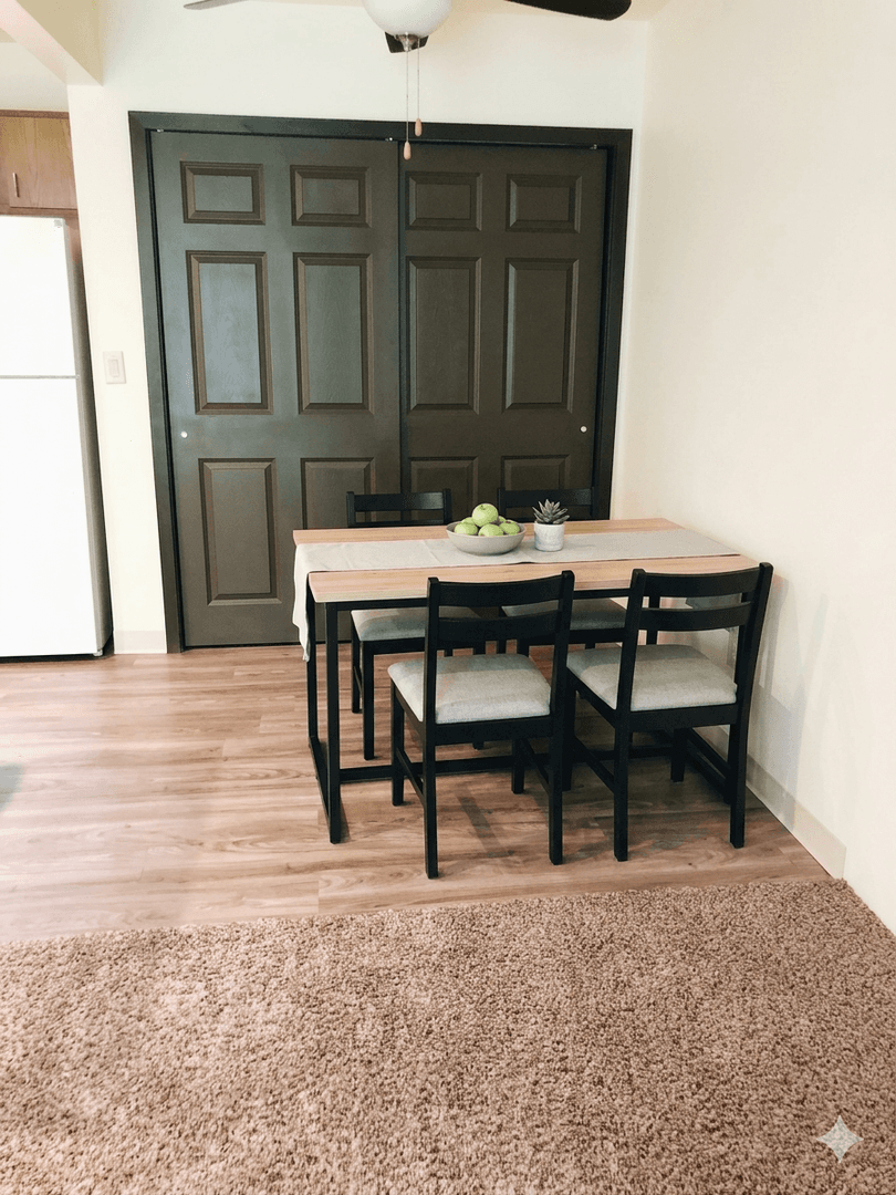 OSHKOSH Apartment: 2230-2270 Brookview Court