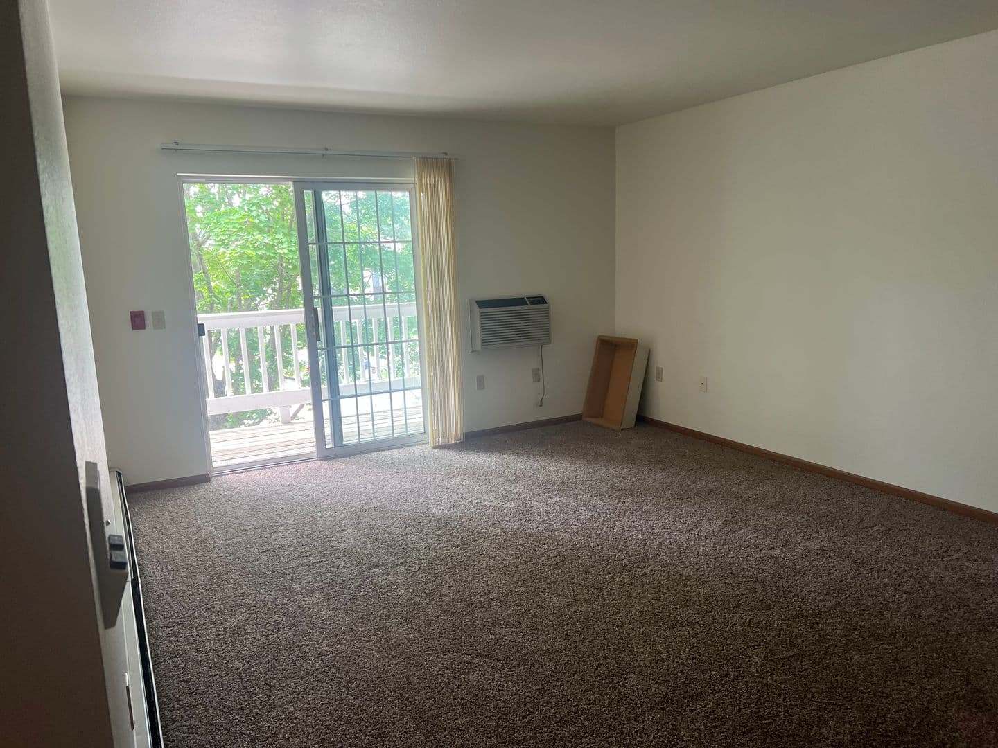 WAUPACA Apartment: 312-314 S WESTERN AVE