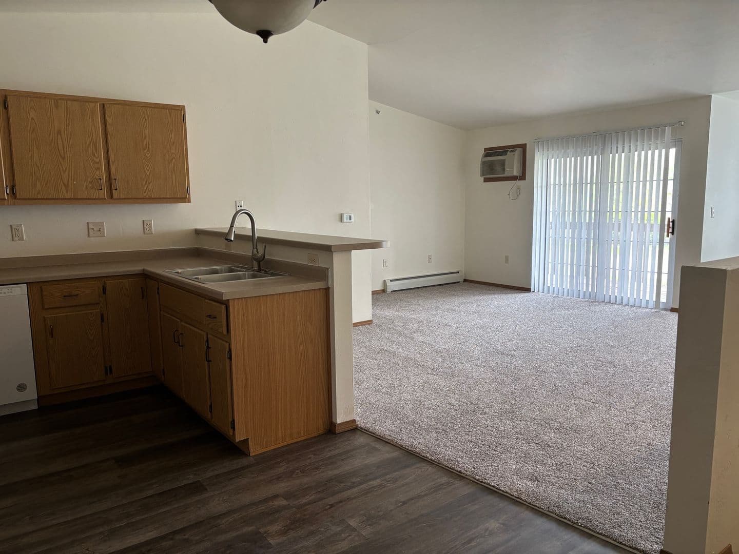 APPLETON Apartment: 2301-2409 ASHBURY DRIVE