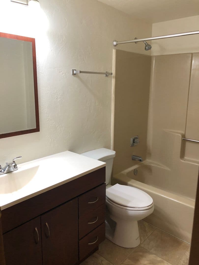 APPLETON Apartment: 3038 N. BALLARD RD