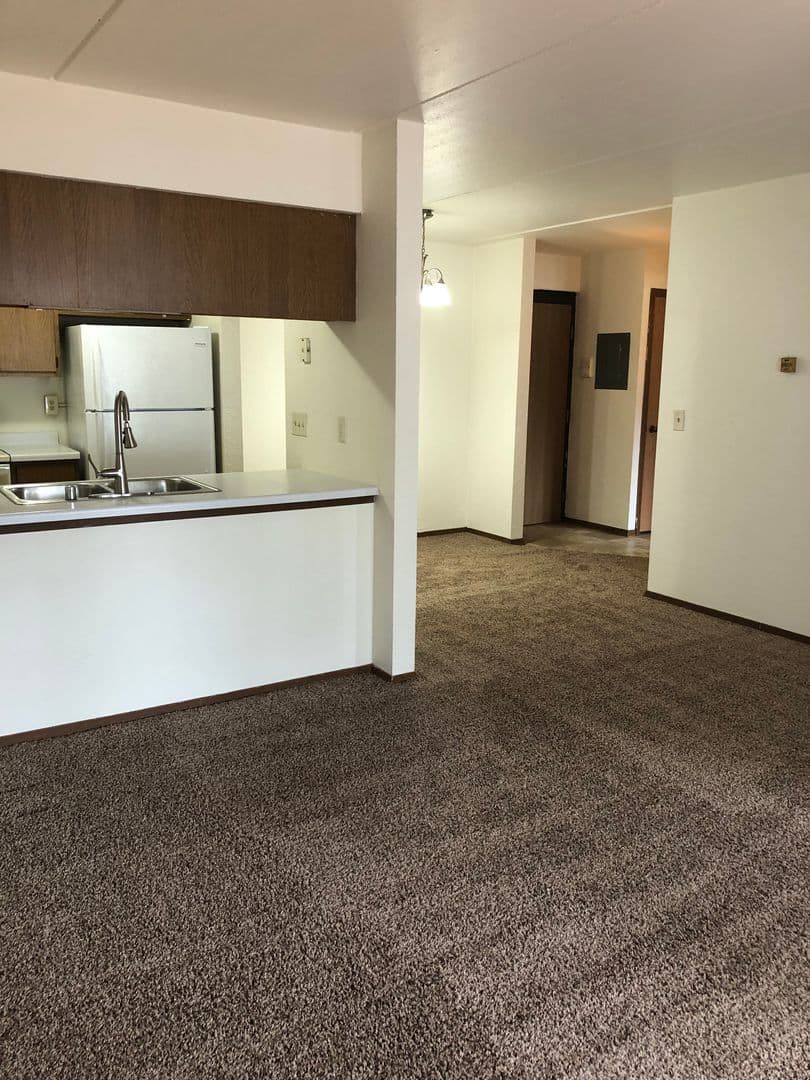 APPLETON Apartment: 3038 N. BALLARD RD
