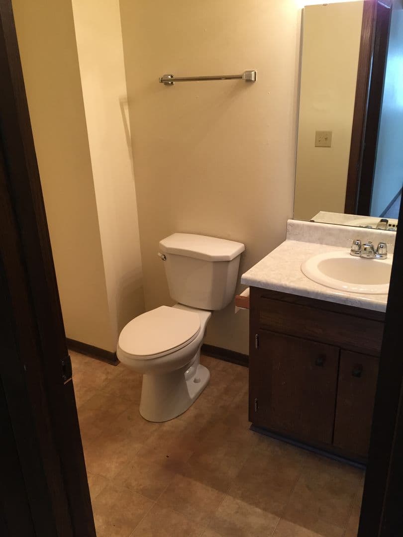 FOND DU LAC Apartment: 85-95 N PETERS AVE