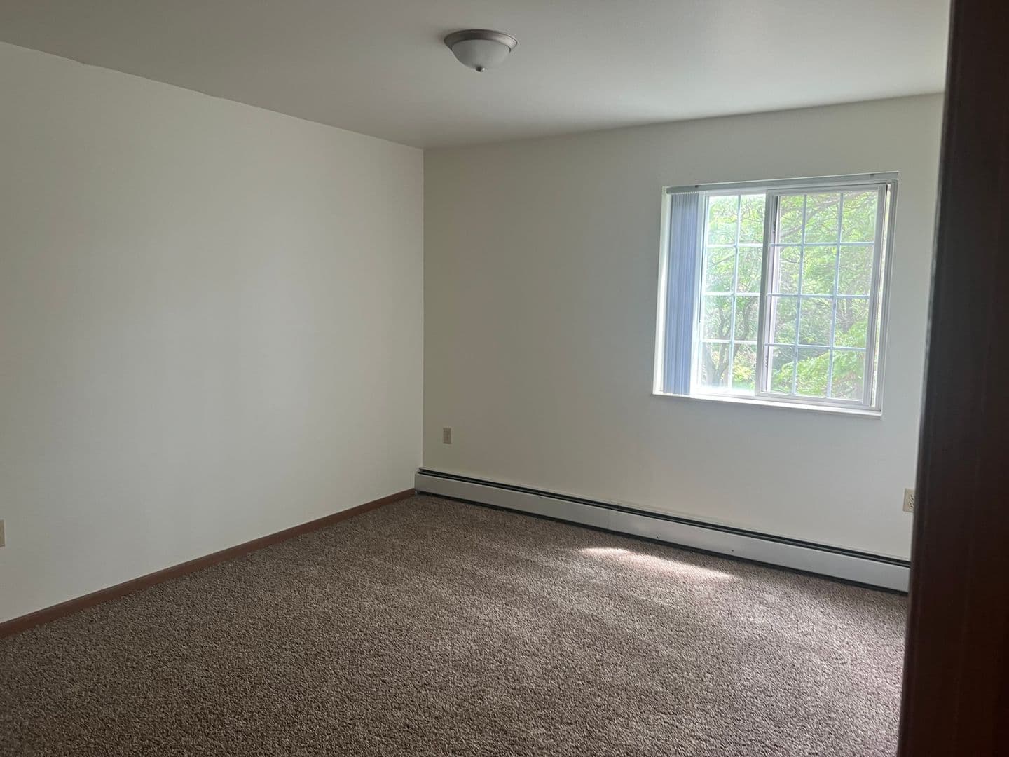 WAUPACA Apartment: 312-314 S WESTERN AVE