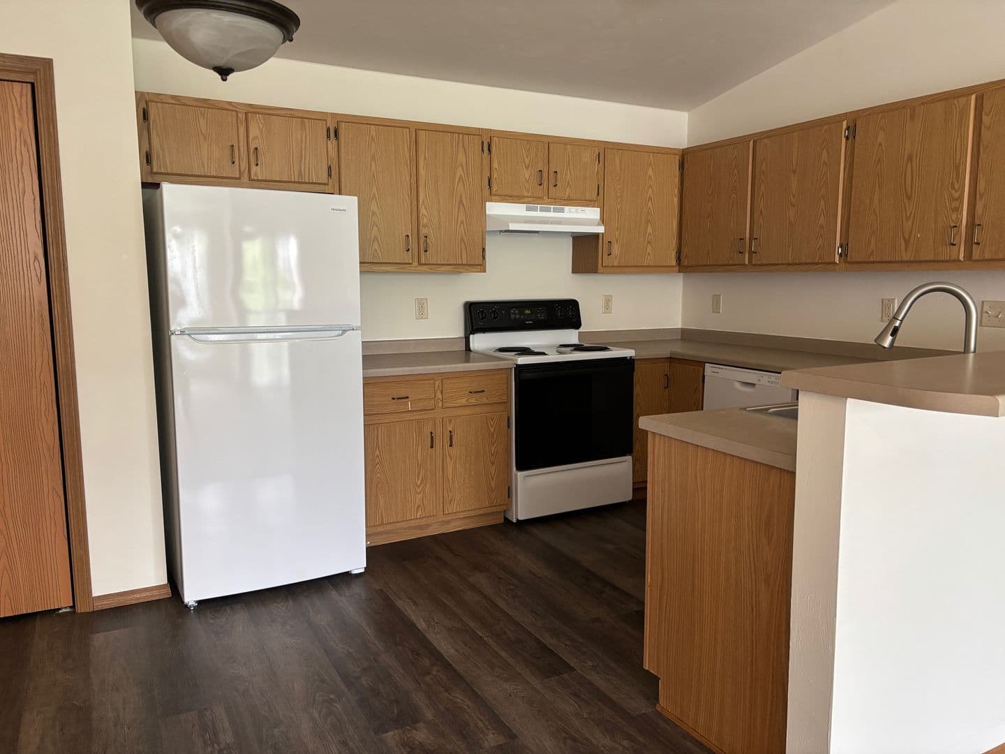 APPLETON Apartment: 2301-2409 ASHBURY DRIVE