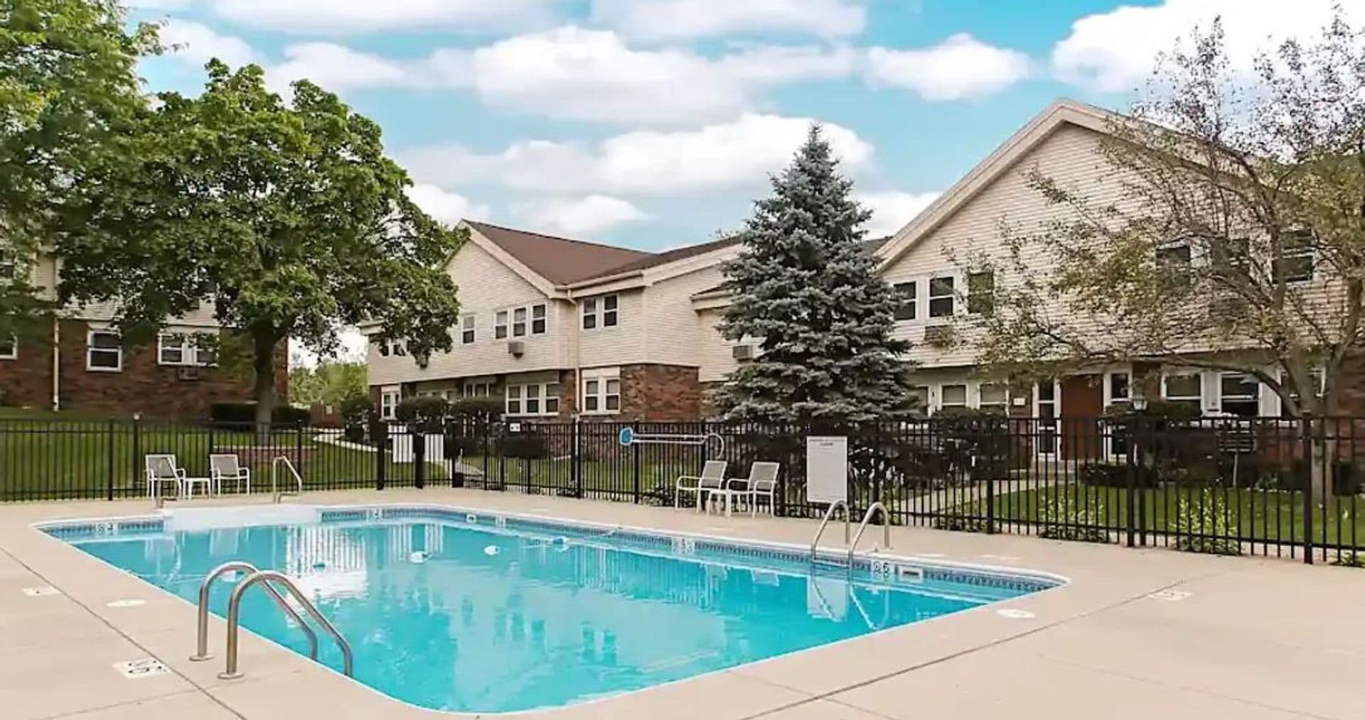 WAUKESHA Apartment: 305-409 SHEFFIELD ROAD