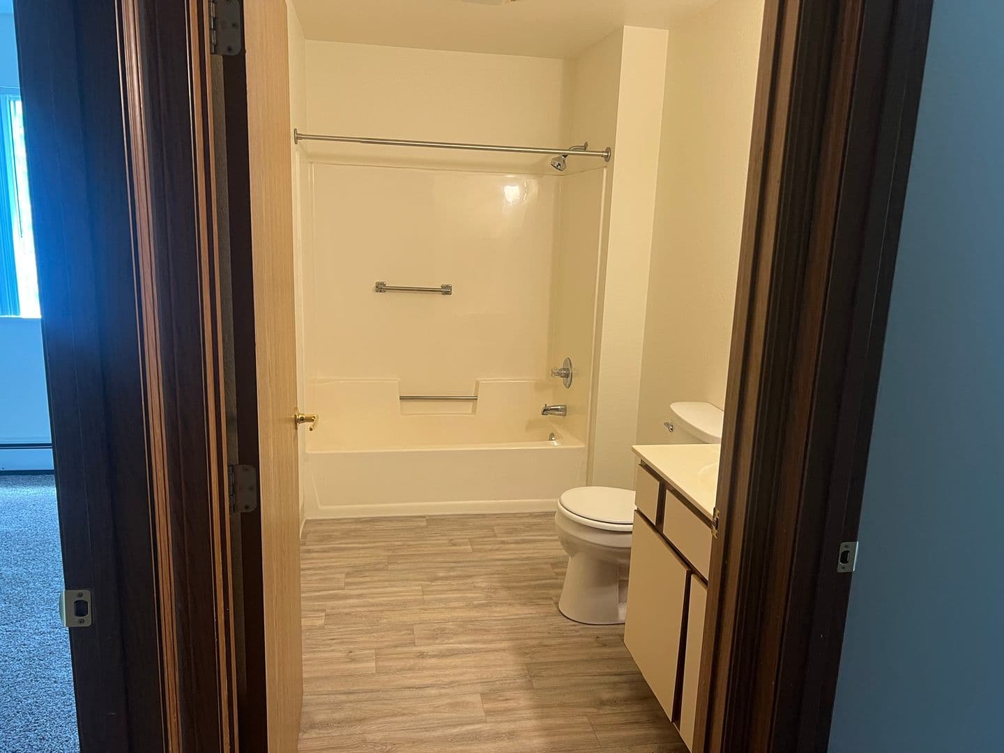 WAUPACA Apartment: 312-314 S WESTERN AVE