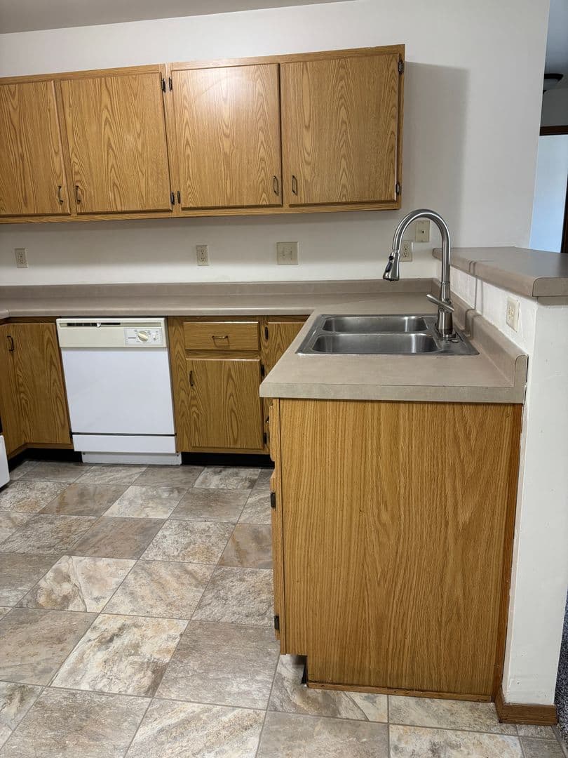 APPLETON Apartment: 2301-2409 ASHBURY DRIVE