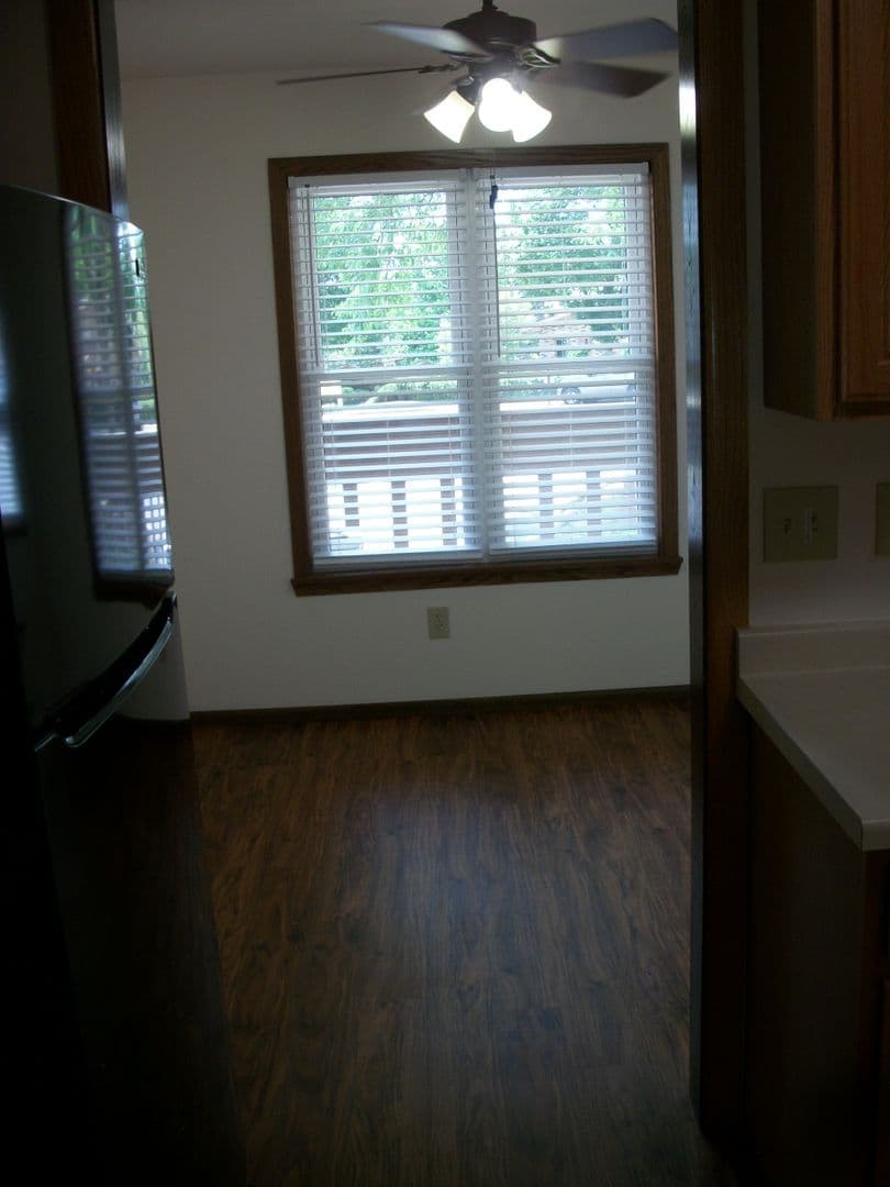 WAUKESHA Apartment: 305-409 SHEFFIELD ROAD