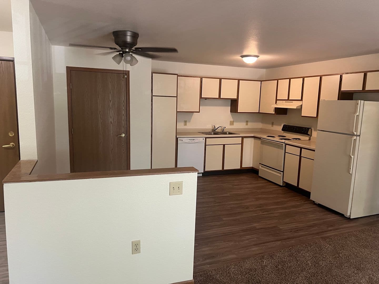 WAUPACA Apartment: 312-314 S WESTERN AVE