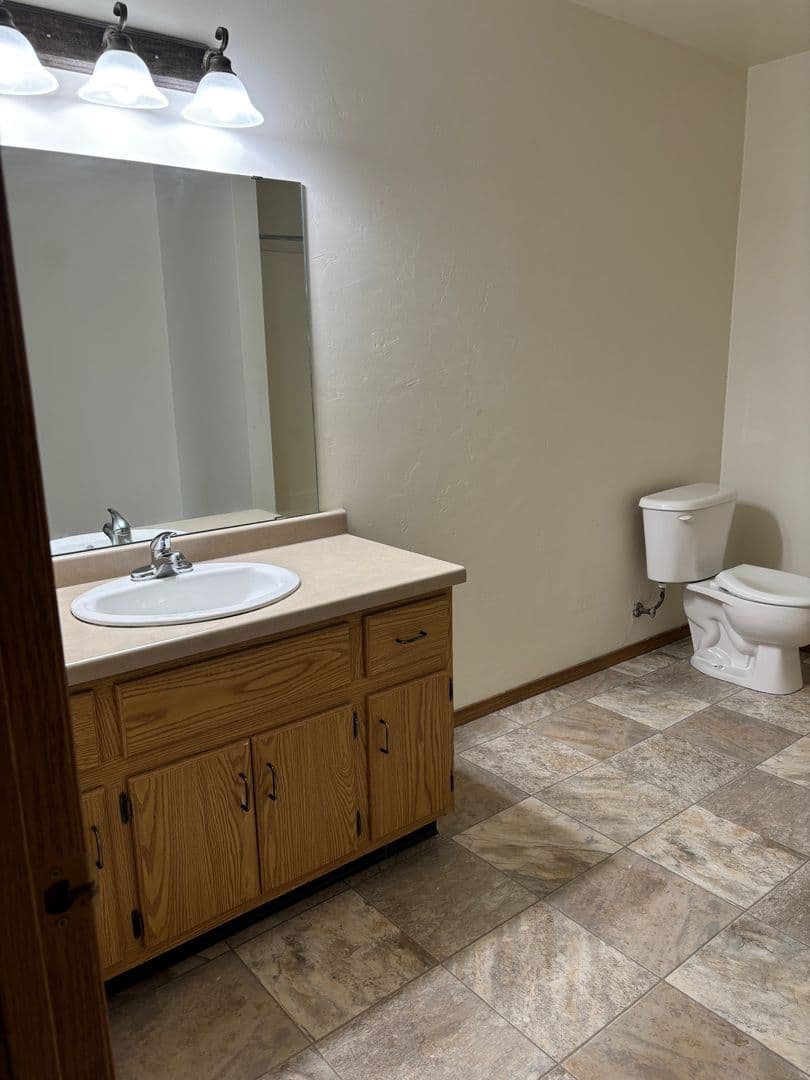 APPLETON Apartment: 2301-2409 ASHBURY DRIVE