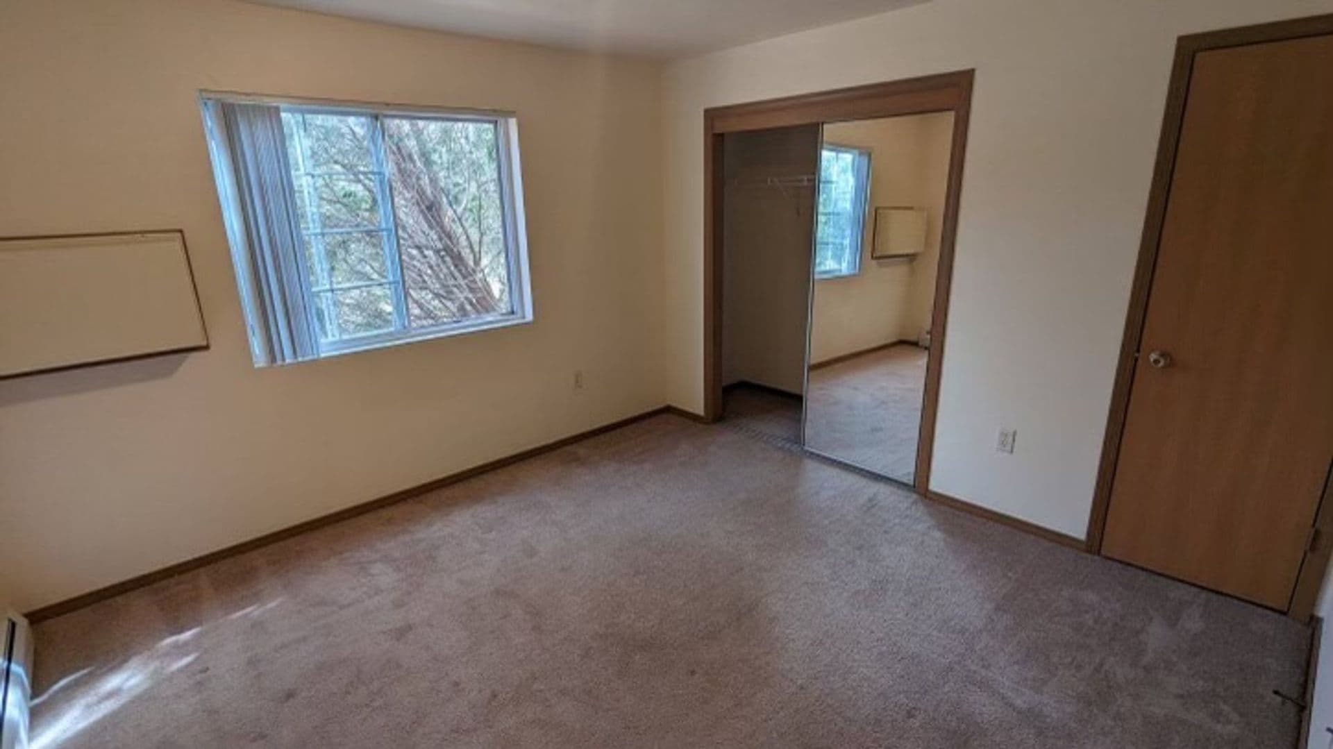 APPLETON Apartment: 2301-2409 ASHBURY DRIVE