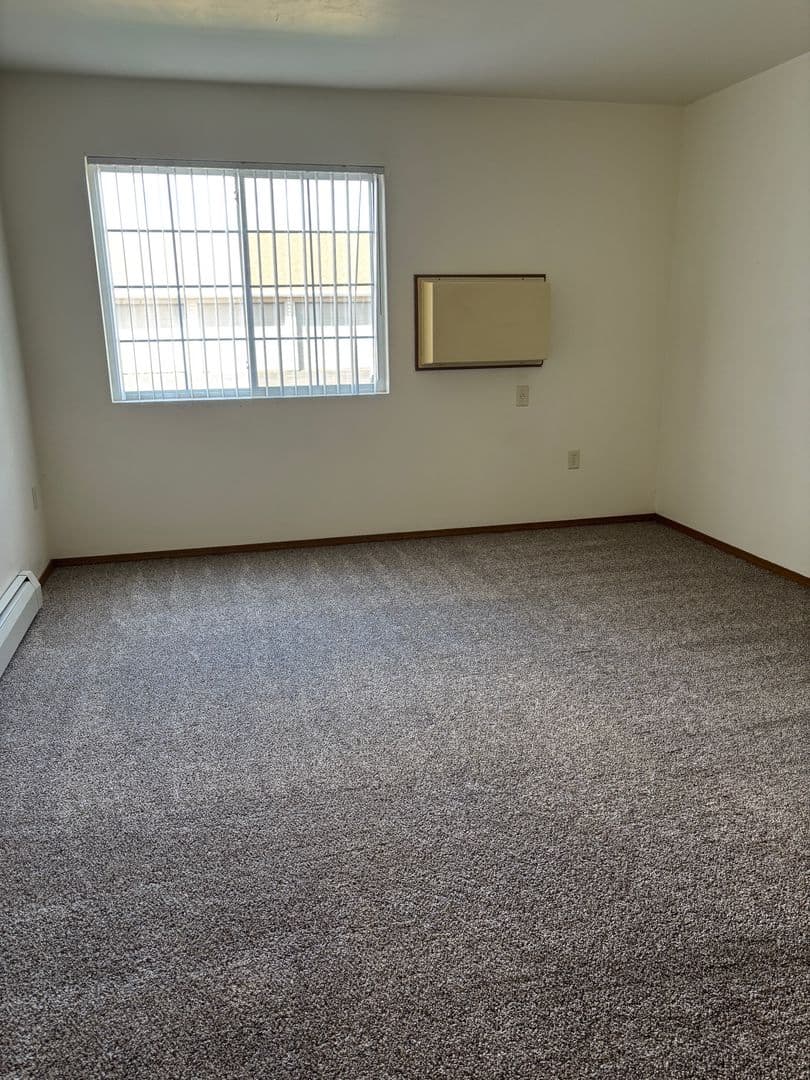 APPLETON Apartment: 2301-2409 ASHBURY DRIVE