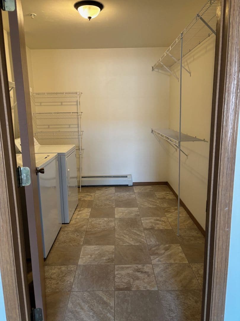 APPLETON Apartment: 2301-2409 ASHBURY DRIVE