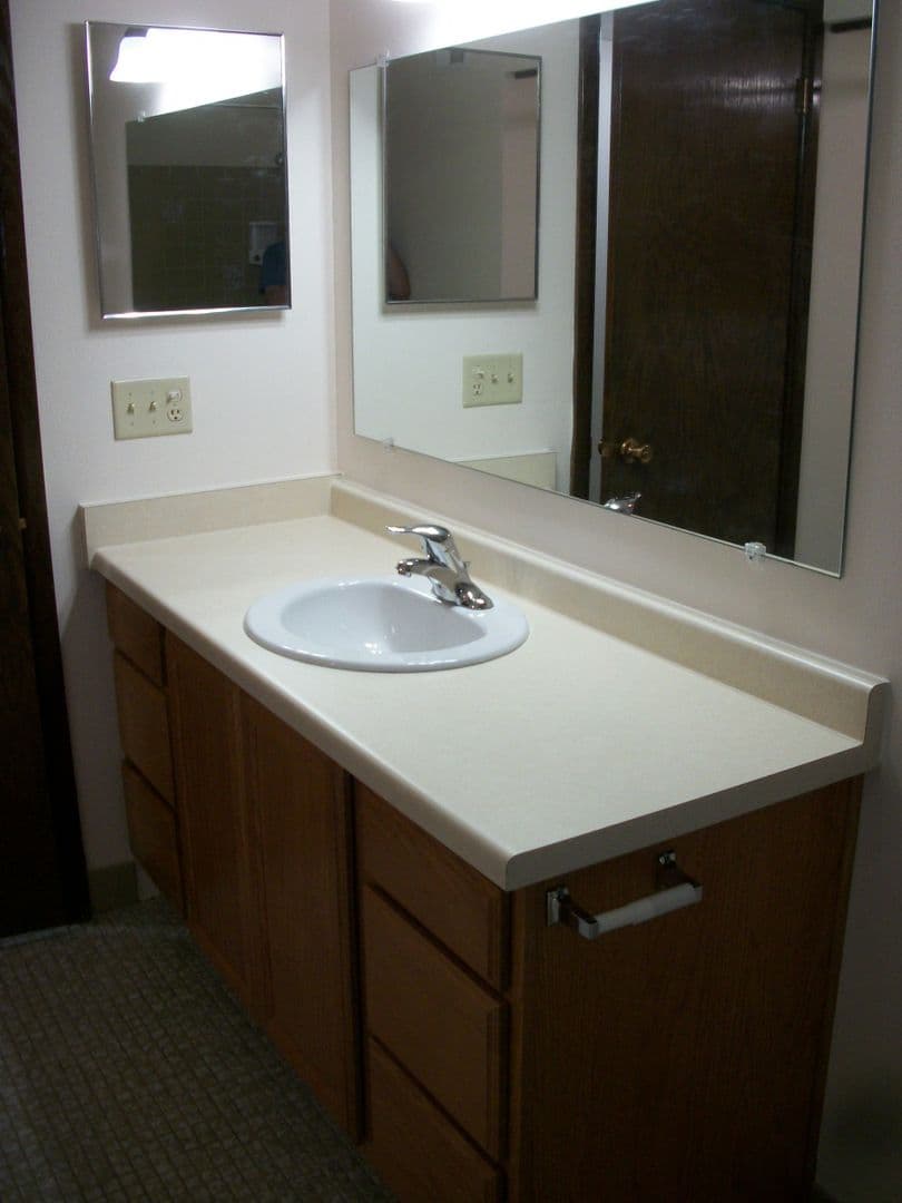 WAUKESHA Apartment: 305-409 SHEFFIELD ROAD
