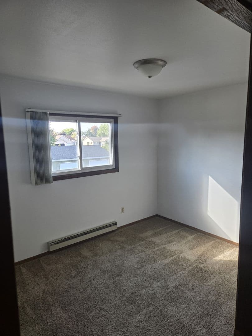 FOND DU LAC Apartment: 573 E SCOTT STREET