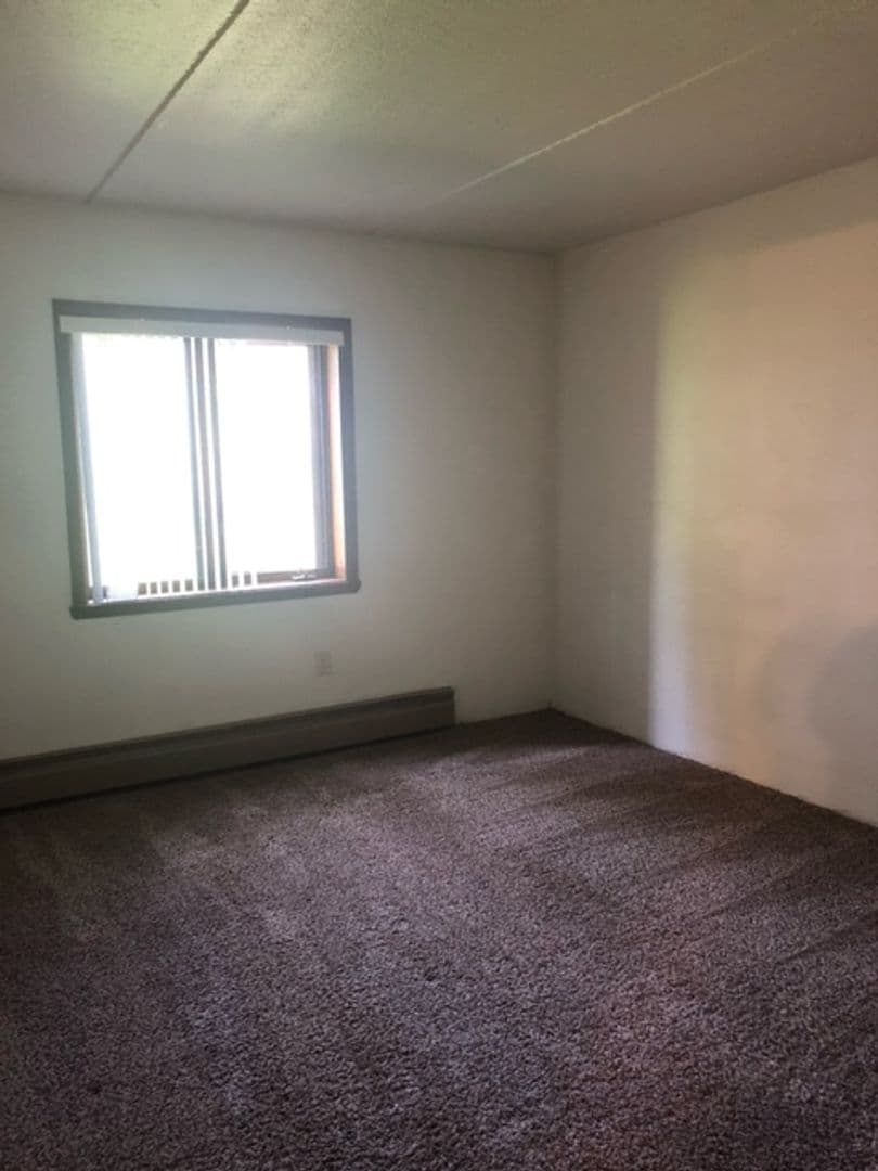APPLETON Apartment: 3128-3132 N BALLARD RD