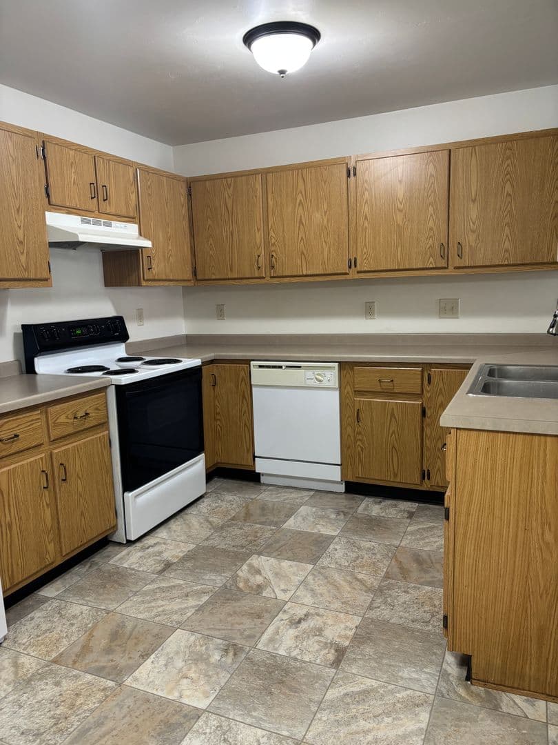 APPLETON Apartment: 2301-2409 ASHBURY DRIVE