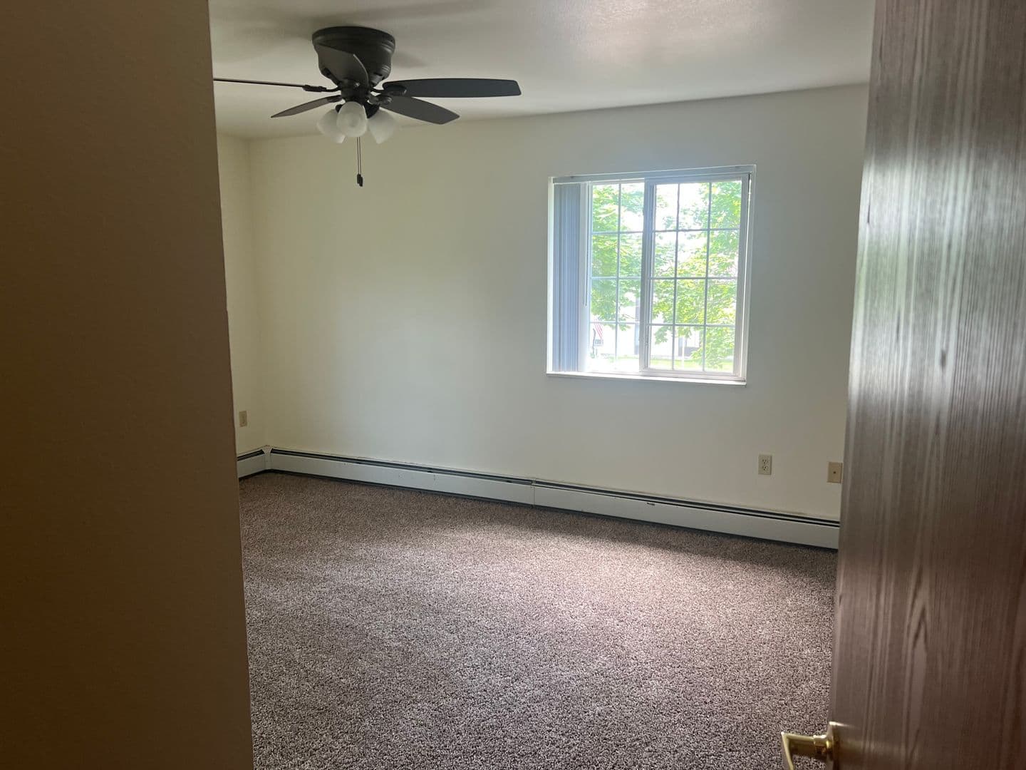 WAUPACA Apartment: 312-314 S WESTERN AVE