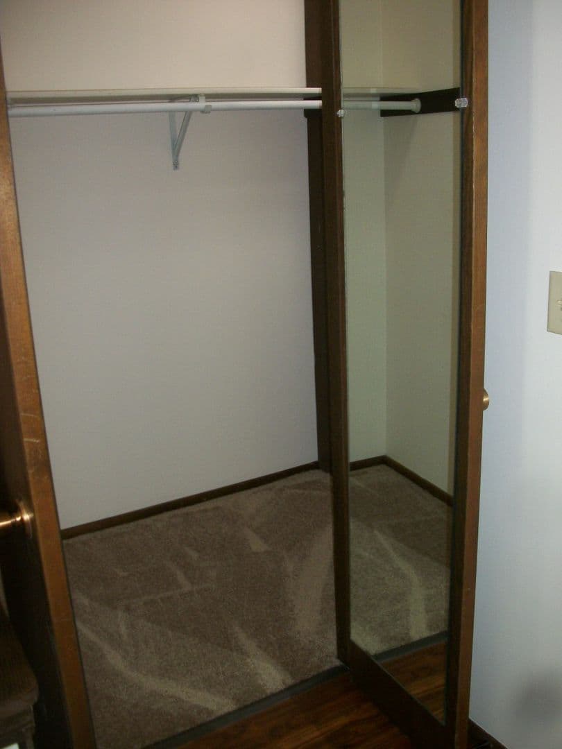 WAUKESHA Apartment: 305-409 SHEFFIELD ROAD