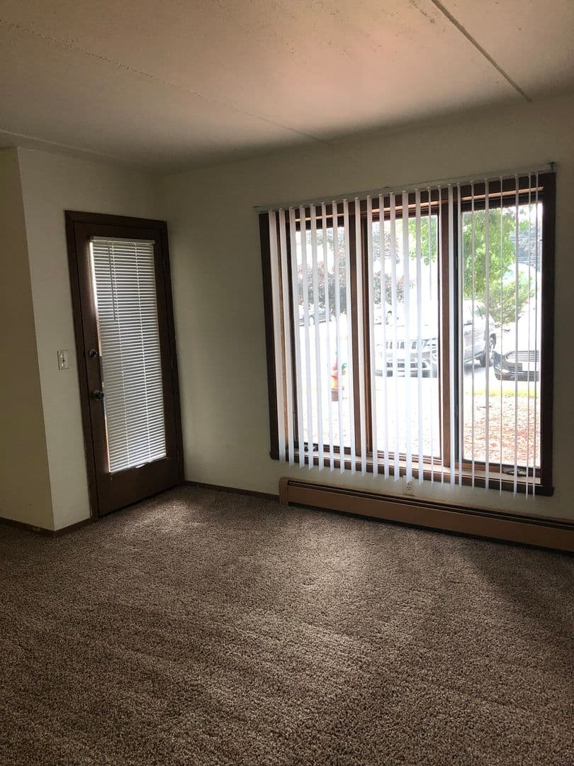 APPLETON Apartment: 3038 N. BALLARD RD