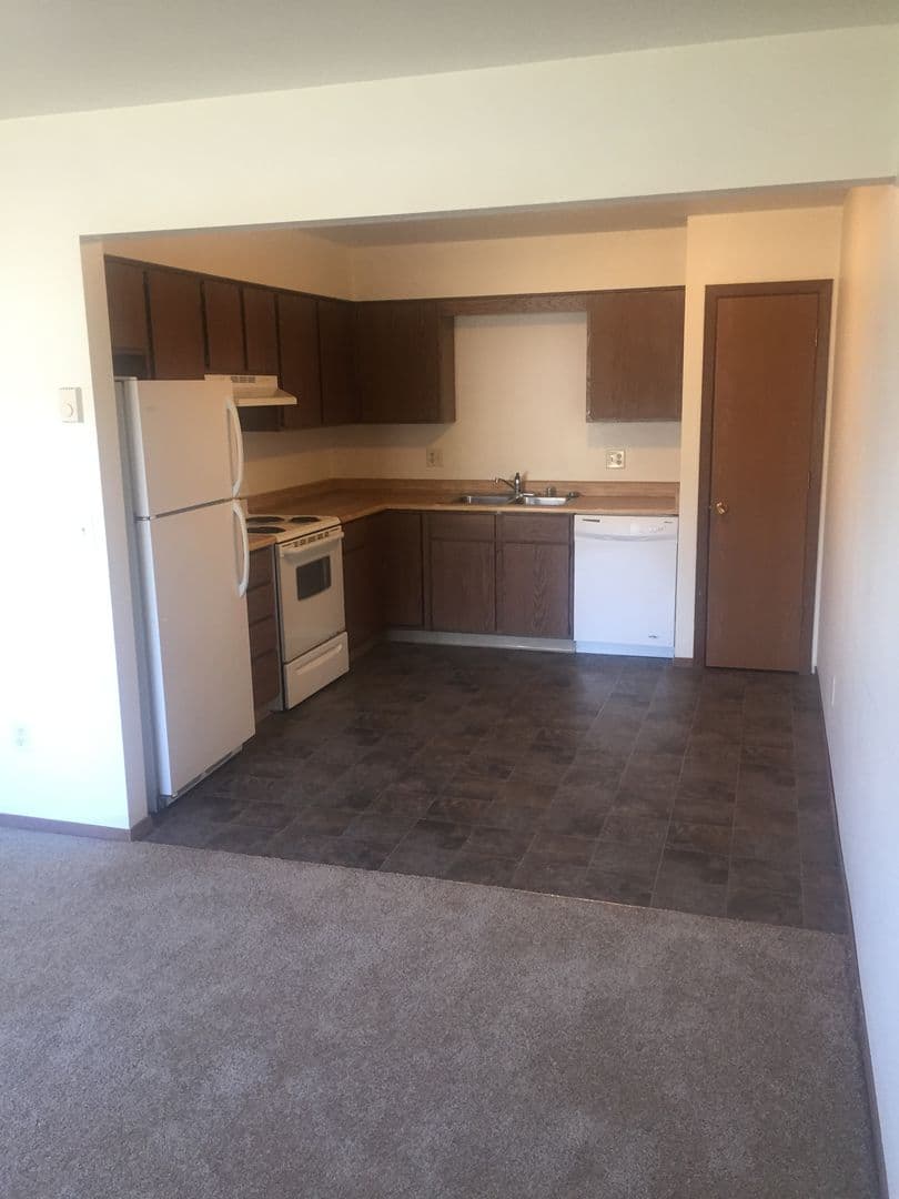 FOND DU LAC Apartment: 573 E SCOTT STREET
