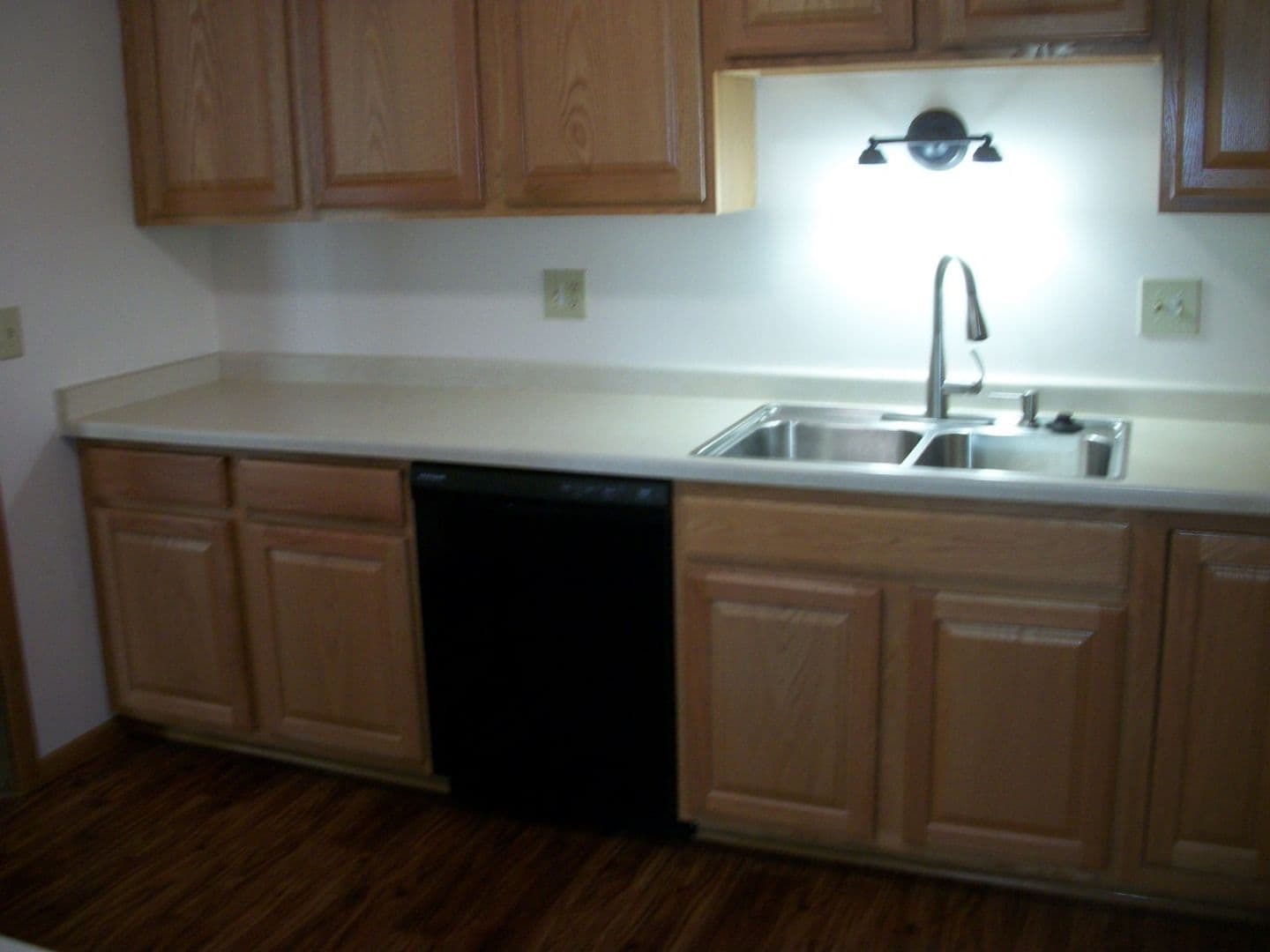 WAUKESHA Apartment: 305-409 SHEFFIELD ROAD