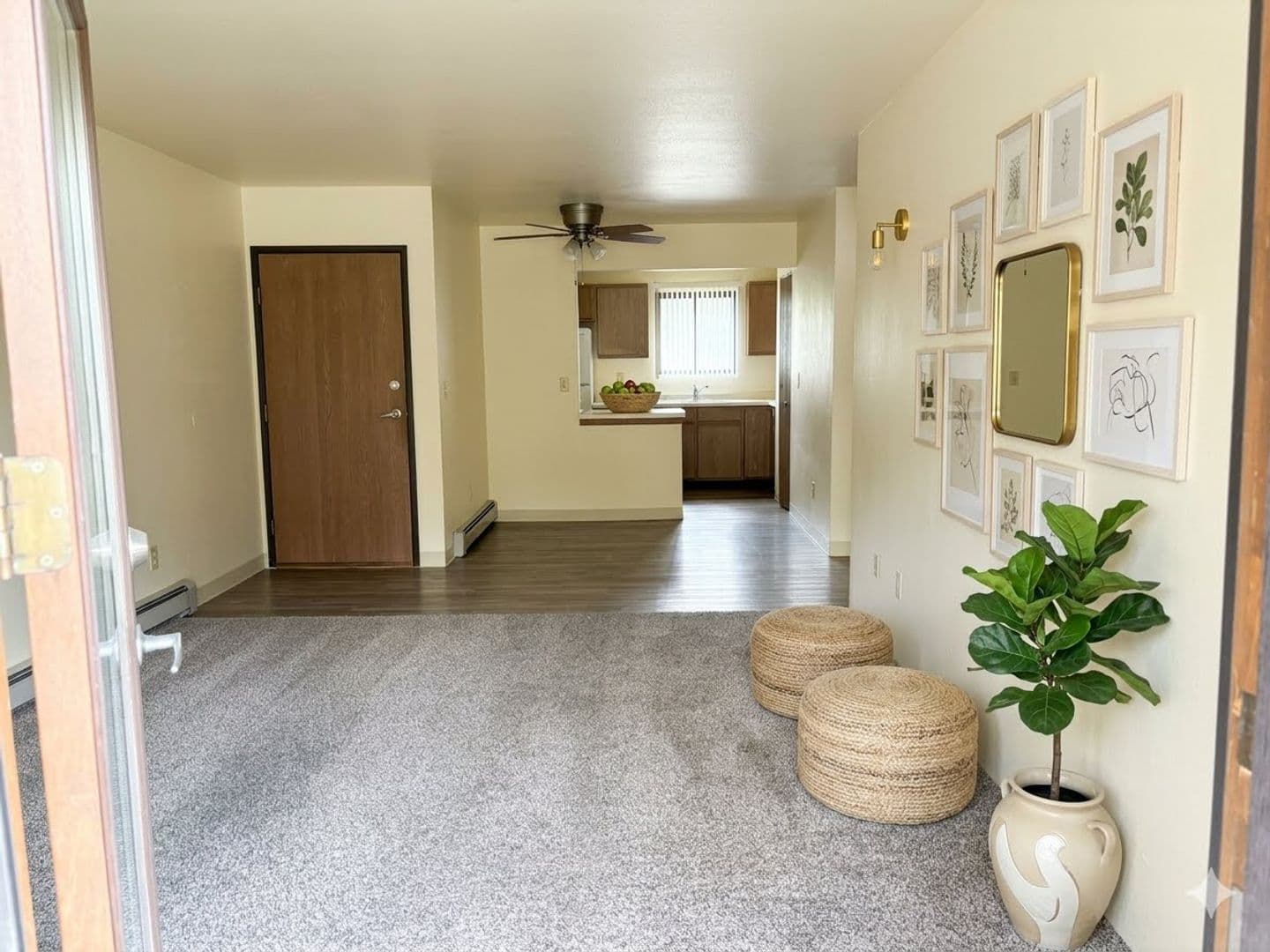 OSHKOSH Apartment: 2230-2270 Brookview Court