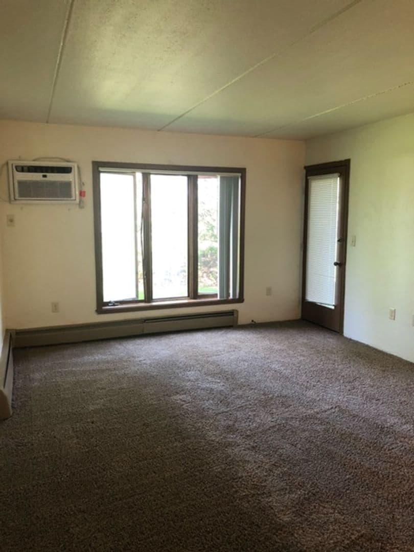 APPLETON Apartment: 3128-3132 N BALLARD RD