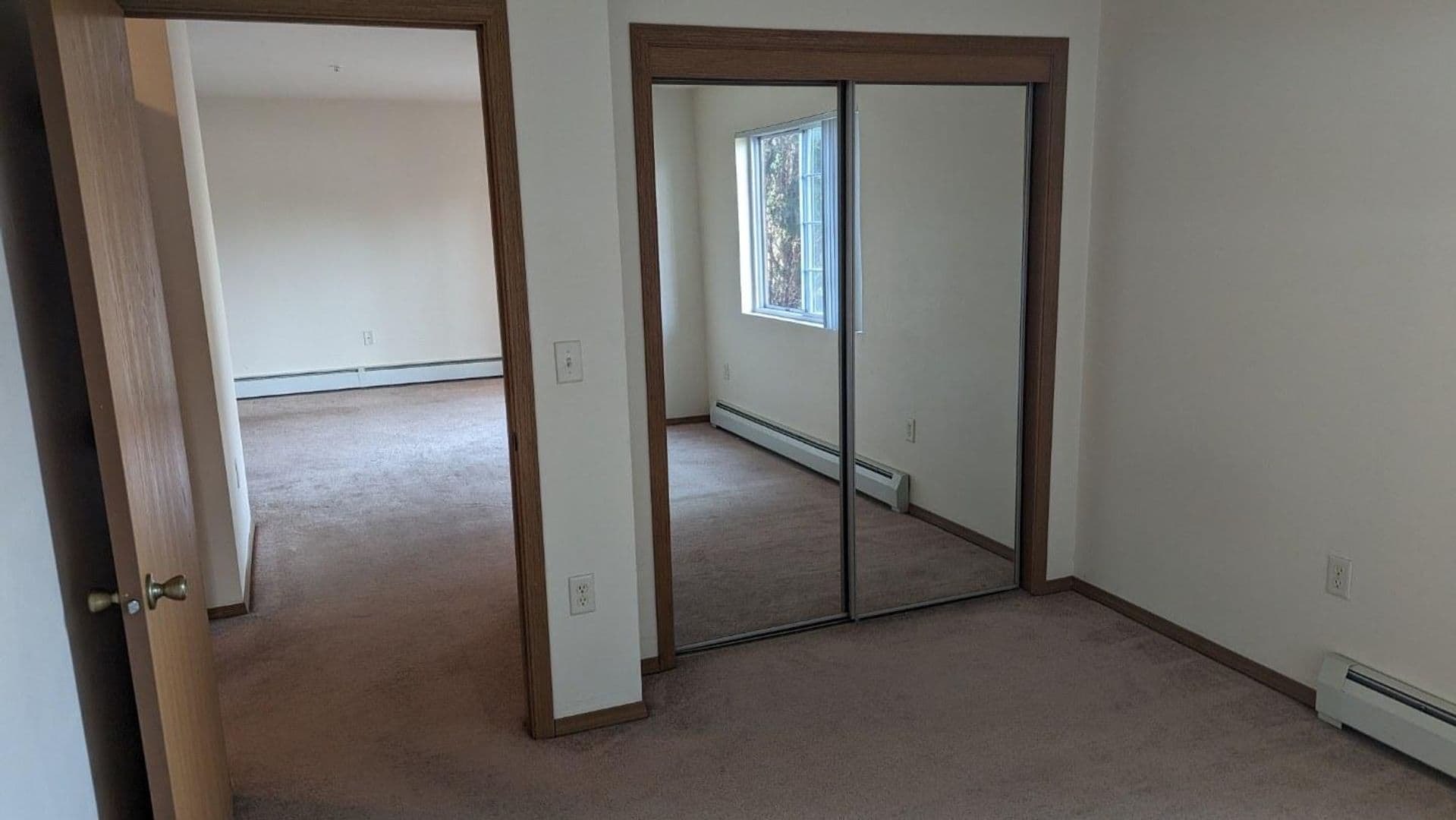 APPLETON Apartment: 2301-2409 ASHBURY DRIVE