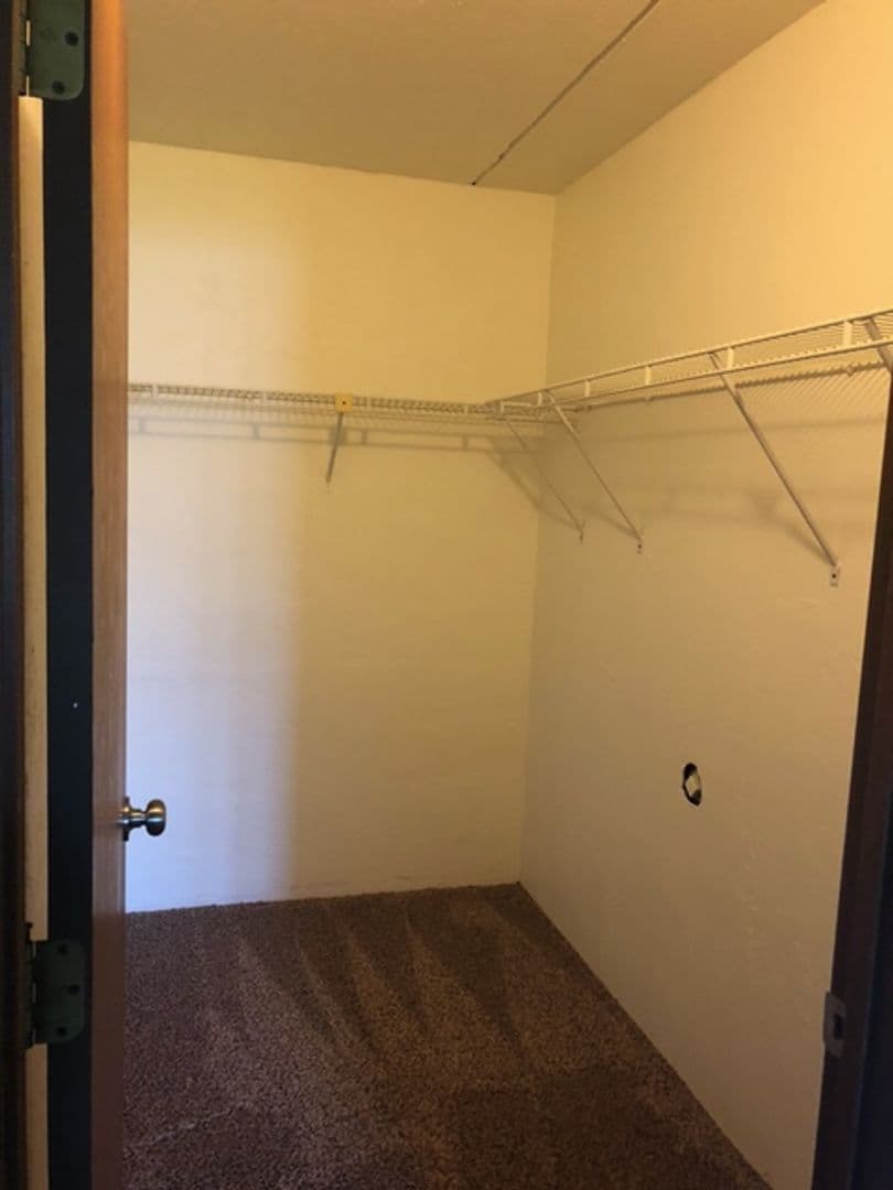 APPLETON Apartment: 3128-3132 N BALLARD RD