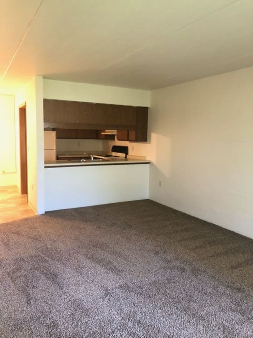 APPLETON Apartment: 3128-3132 N BALLARD RD