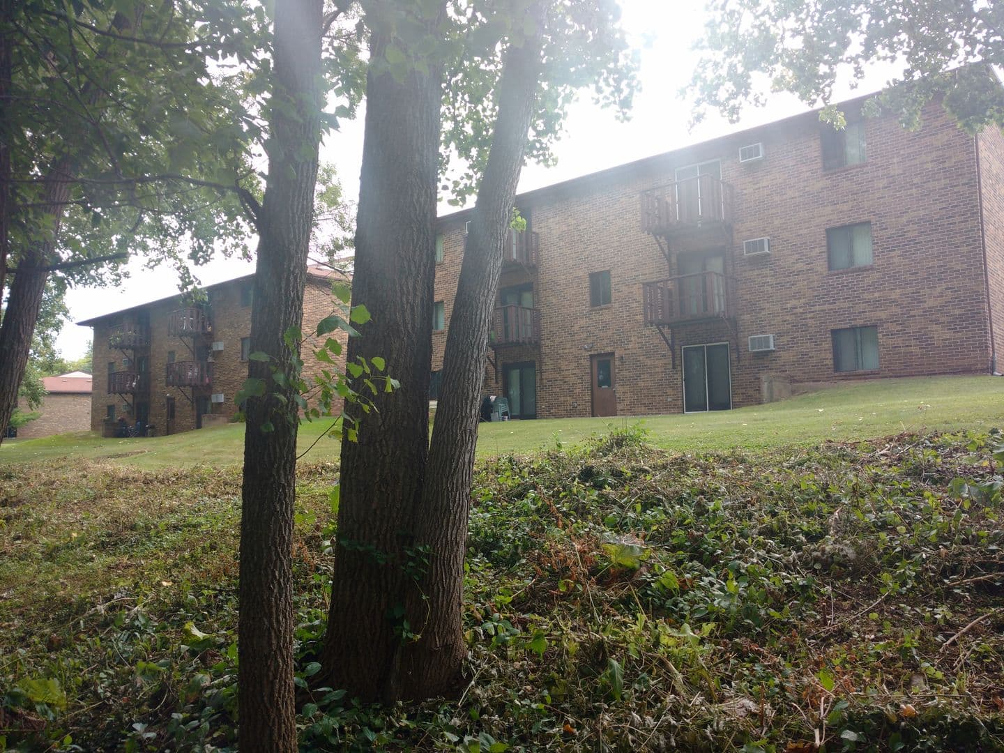 OSHKOSH Apartment: 2230-2270 Brookview Court
