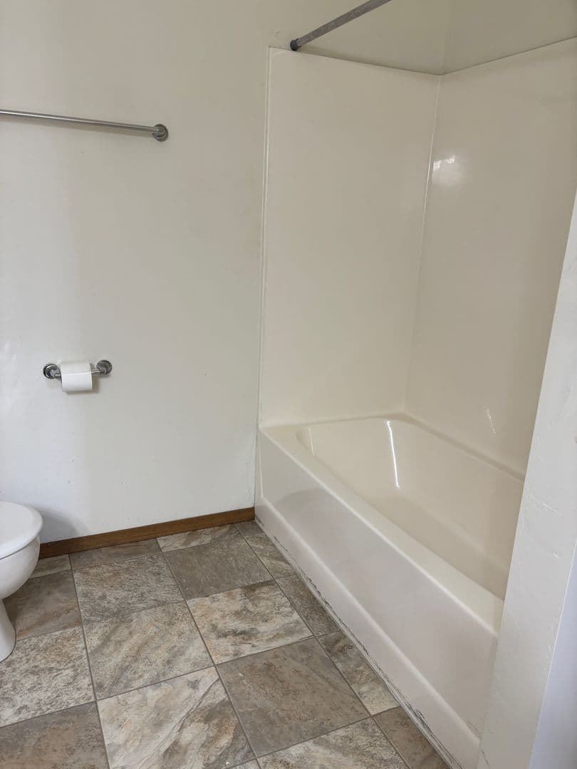 APPLETON Apartment: 2301-2409 ASHBURY DRIVE