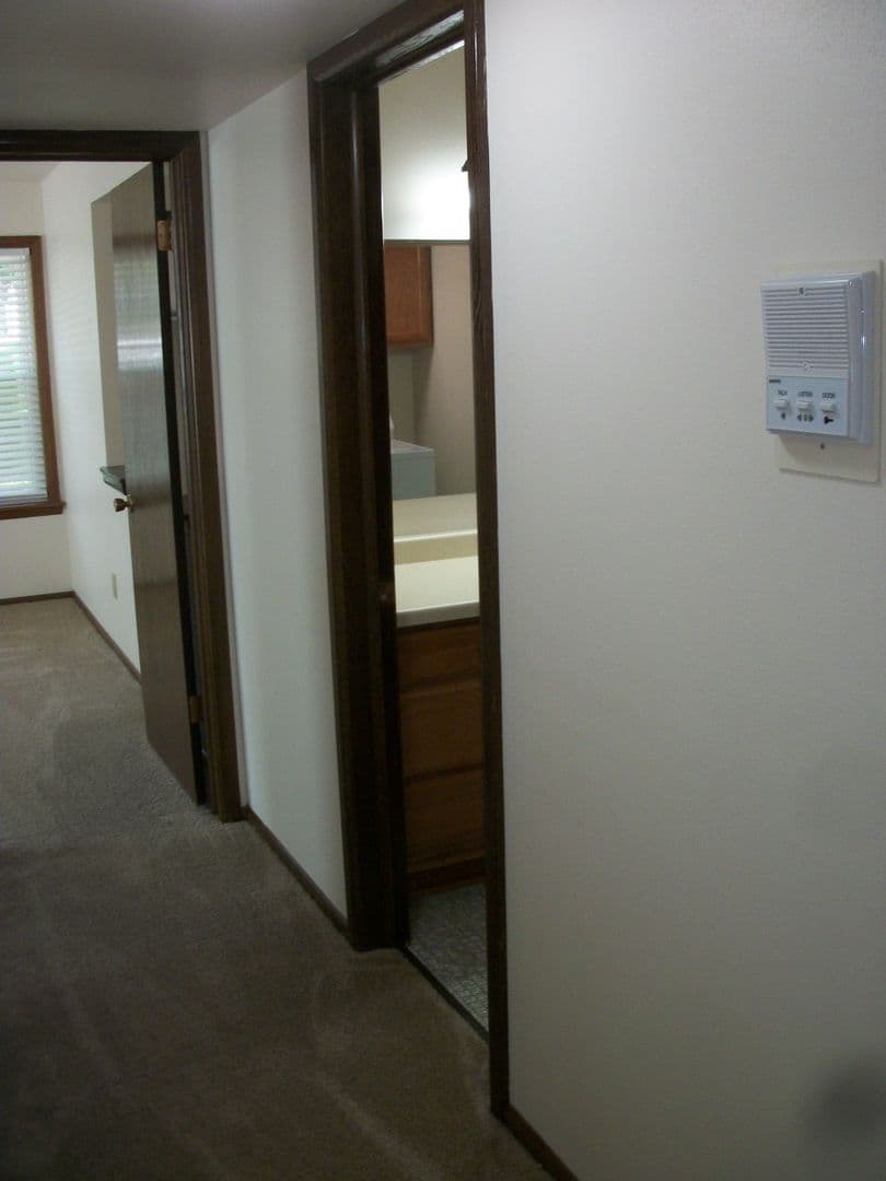 WAUKESHA Apartment: 305-409 SHEFFIELD ROAD