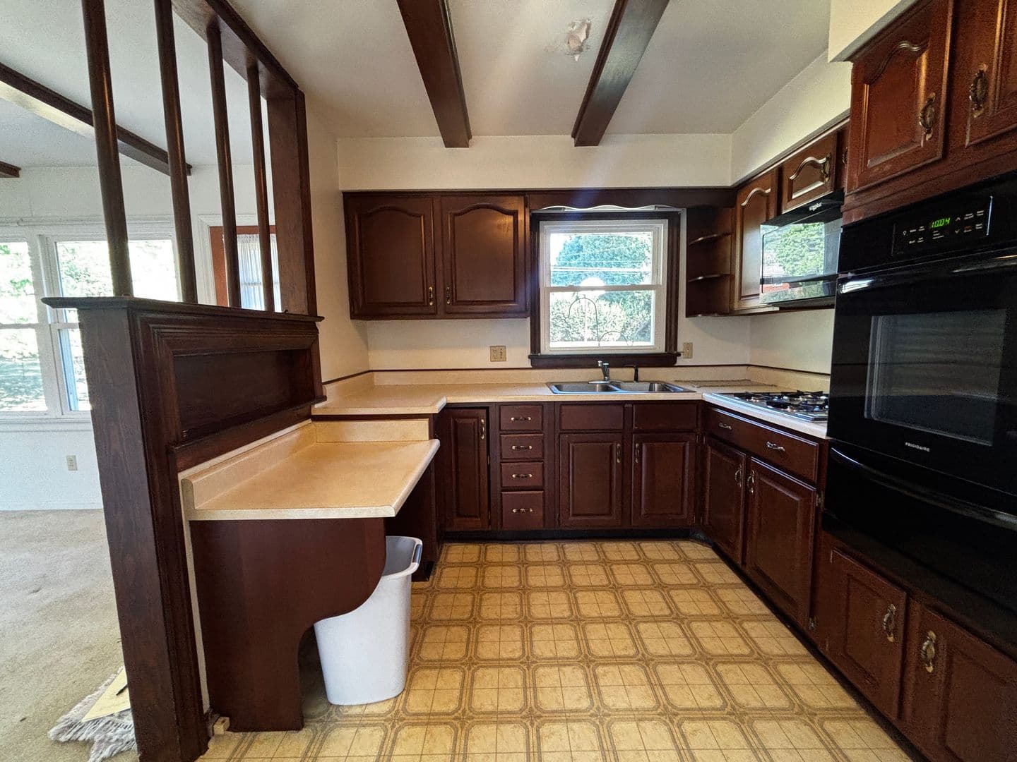 Salem House: 1511 Narcissus Street