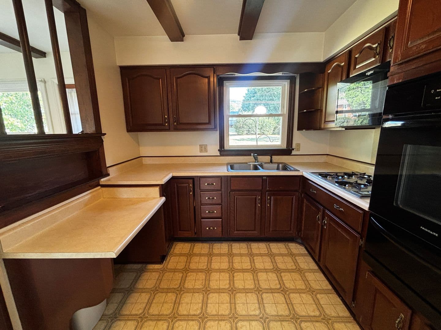 Salem House: 1511 Narcissus Street