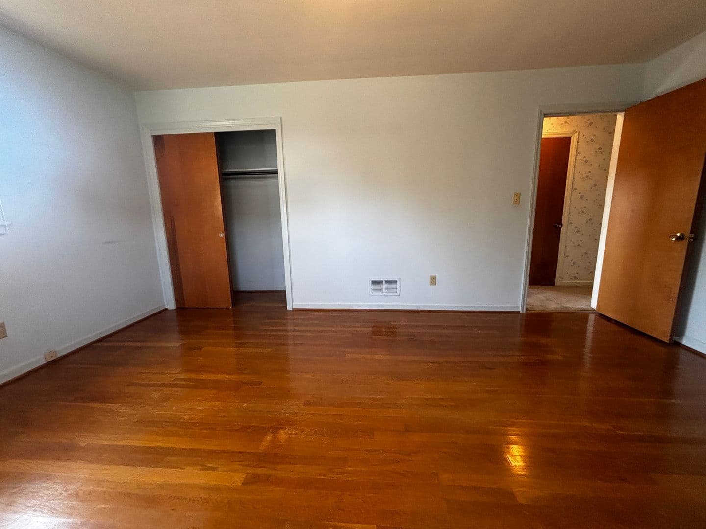 Salem House: 1511 Narcissus Street