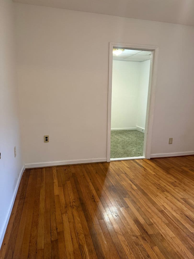 Roanoke House: 5103 Woodlawn Road