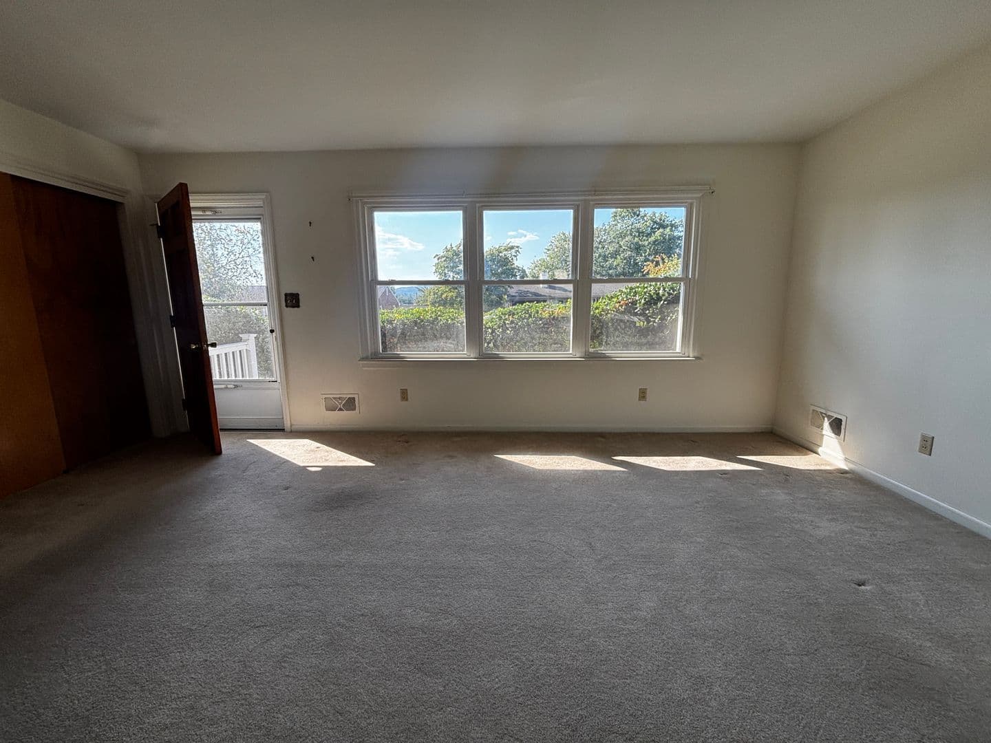 Salem House: 1511 Narcissus Street