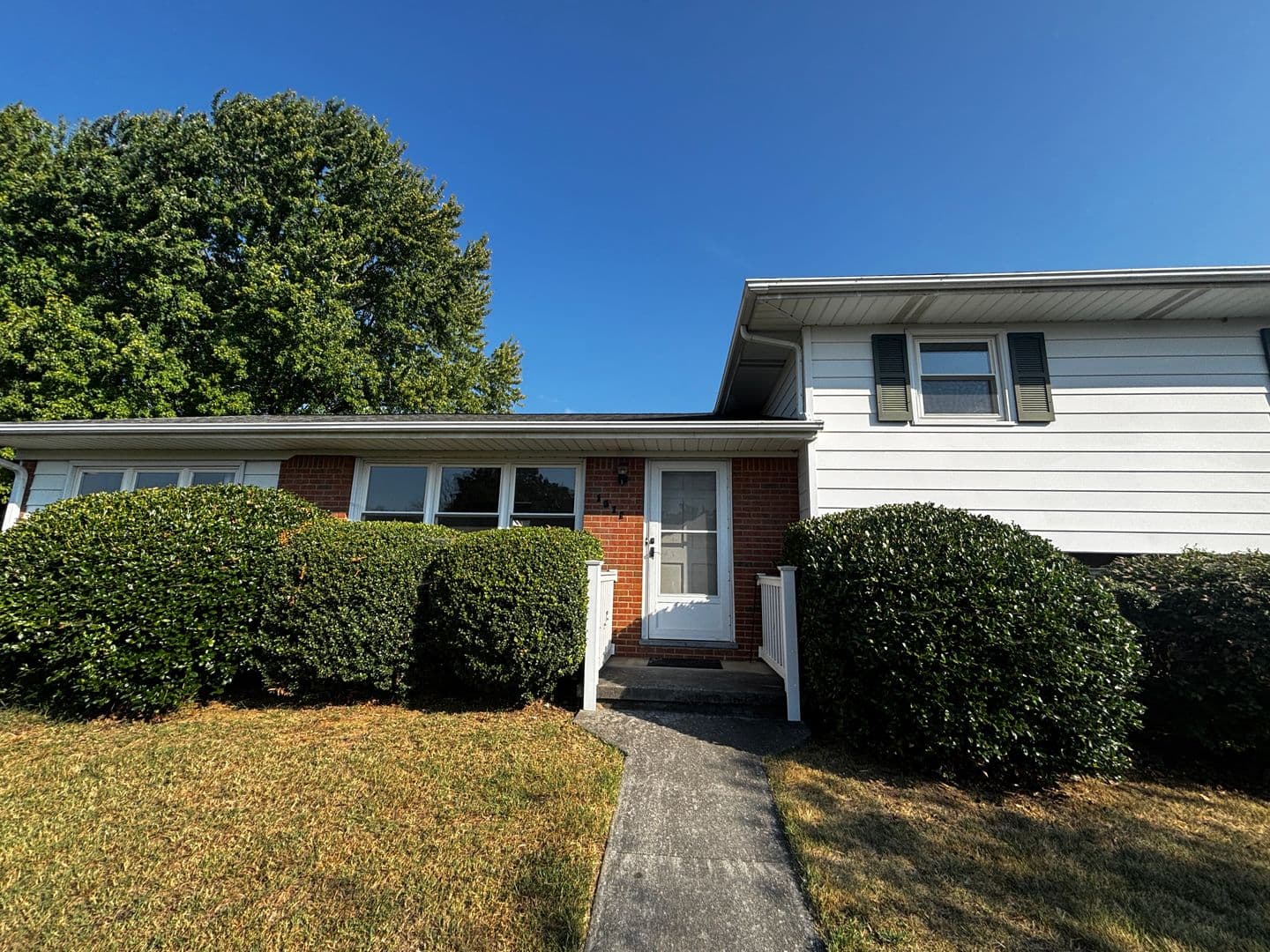 Salem House: 1511 Narcissus Street