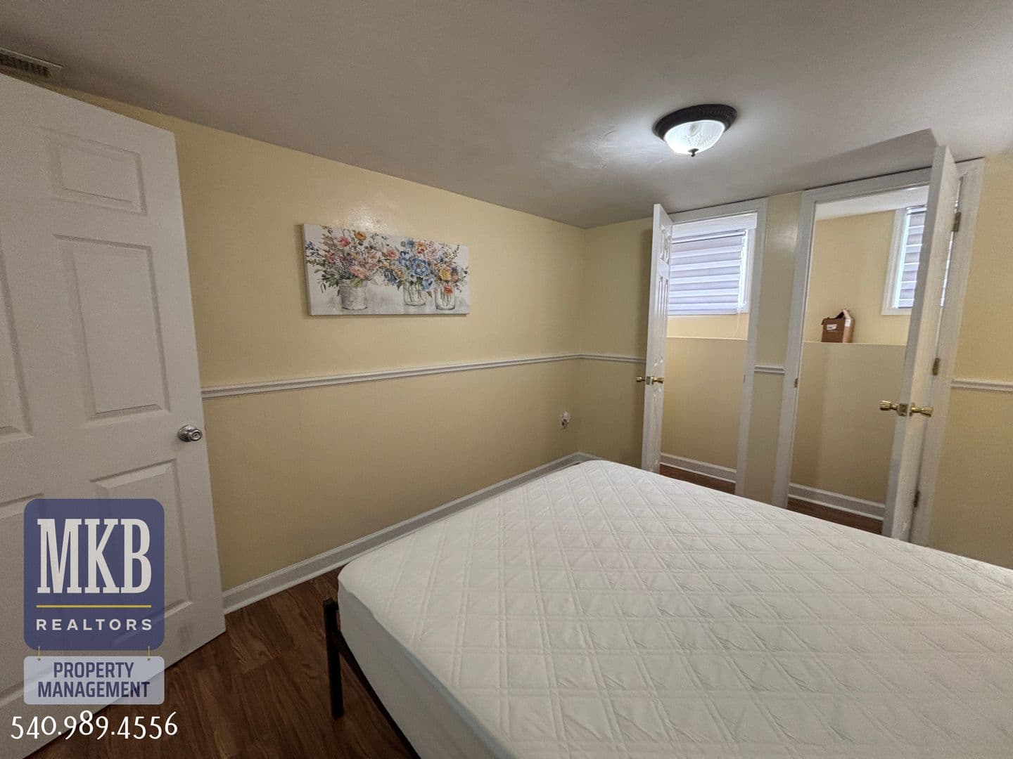 Salem House: 17 South College Avenue