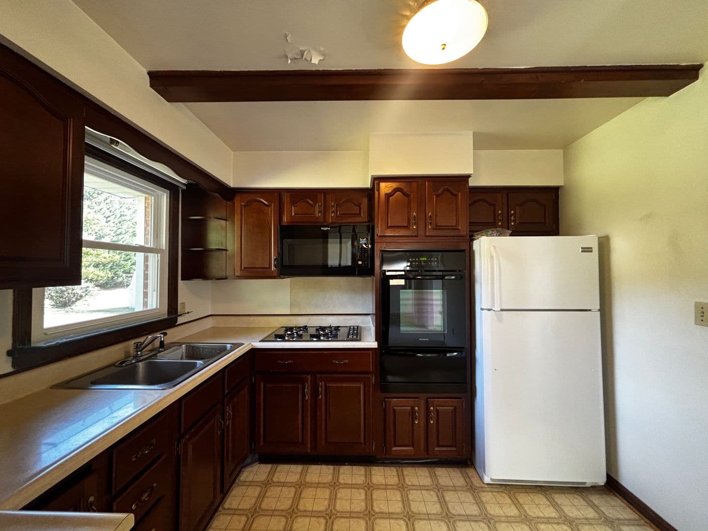 Salem House: 1511 Narcissus Street