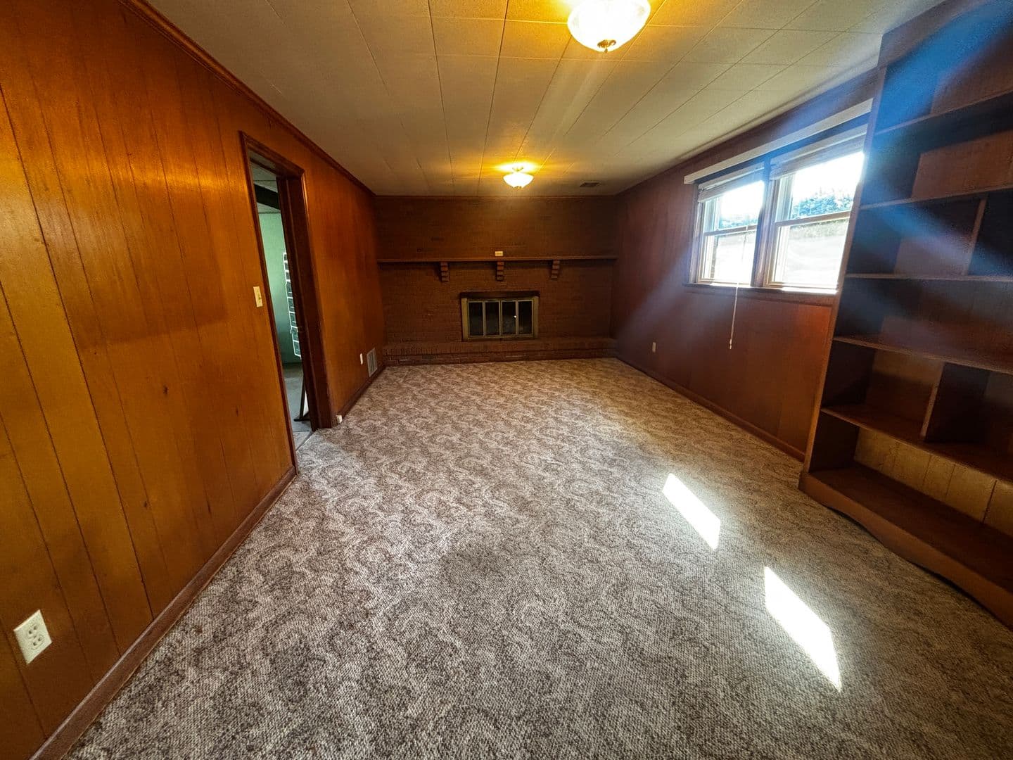 Salem House: 1511 Narcissus Street