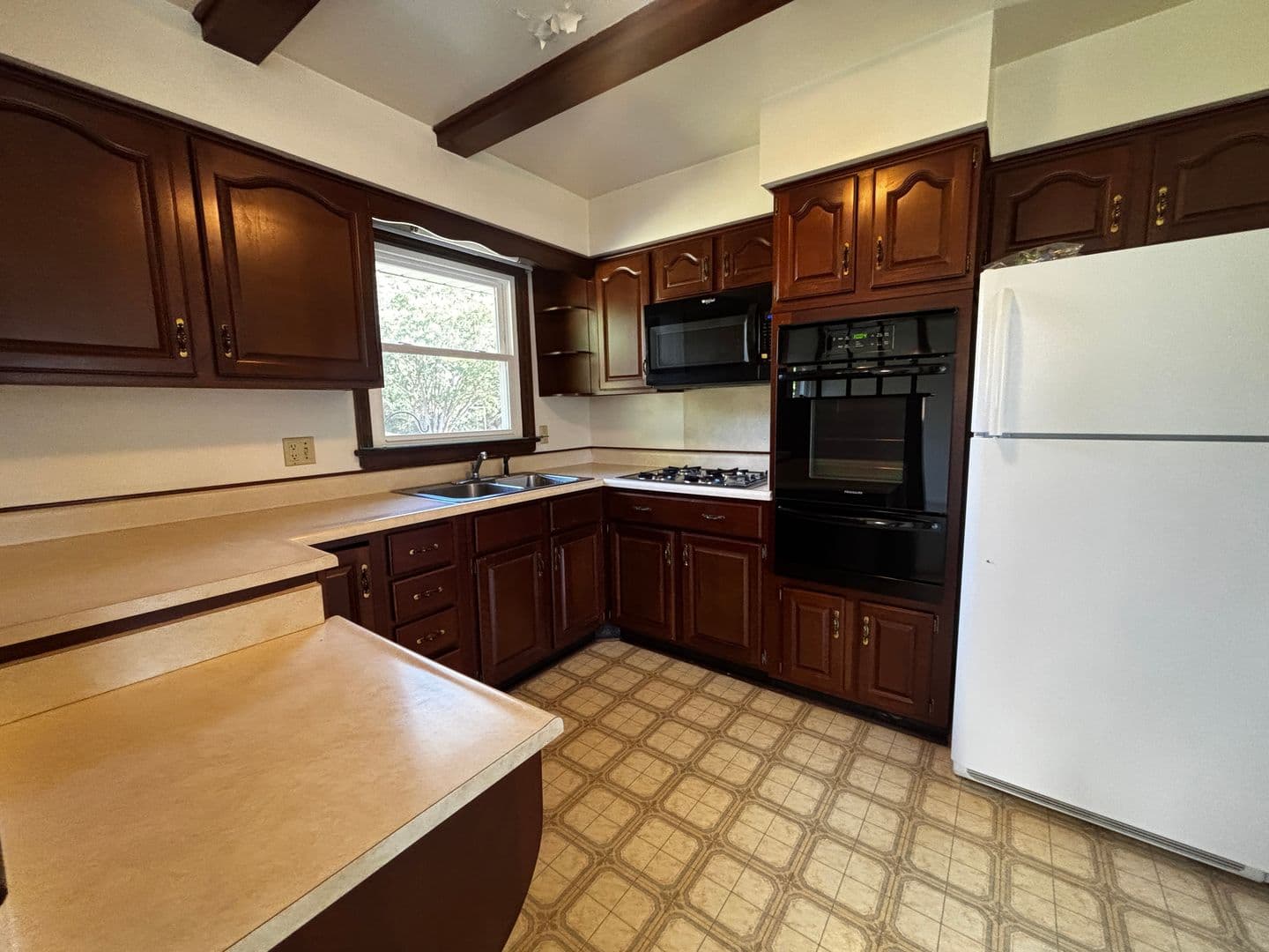 Salem House: 1511 Narcissus Street