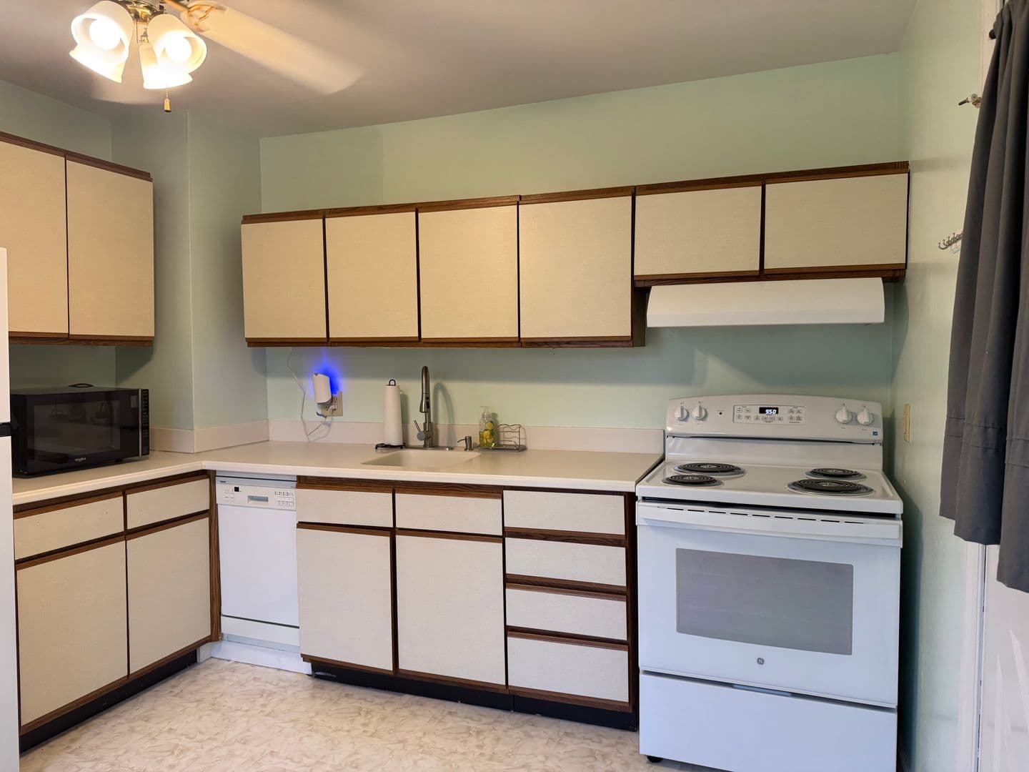 Roanoke House: 5103 Woodlawn Road